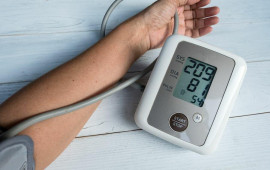 "Təzyiqiniz qalxıbsa, oturun, oturmusunuzsa, uzanın"