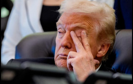 Trampı tədbirdə yuxu tutdu  FOTO