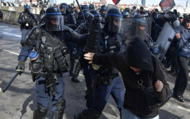 Fransız polisi mərakeşli jurnalistə irqçi şüar səsləndirib: "Qayıt ölkənə"