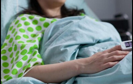 Barmağı keyiyən qadında nadir xəstəlik aşkarlandı