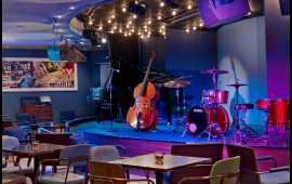 Restoranlarda mahnıya qulaq asmaq pullu olub  A&Ccedil;IQLAMA