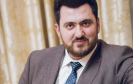 &ldquo;Həyat yoldaşım şərt qoydu ki, he&ccedil; kimlə..."