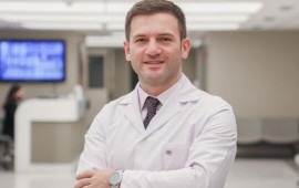 Əməkdar artistin əməliyyatdan sonra bədəni &ccedil;&uuml;r&uuml;y&uuml;r? 