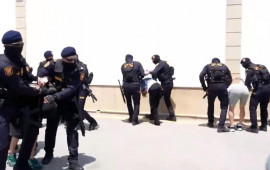 İrandan narkotik vasitələrin tranziti ilə bağlı saxlanılan Rusiya vətəndaşları məhkəməsi başlayıb 