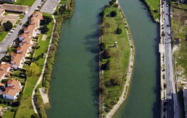 Avropanın ən qeyriadi sərhədi: Bu ada altı aydan bir ölkə dəyişir