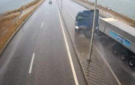 Bakıda 3 nəfərin öldüyü dəhşətli qəza  ANBAAN GÖRÜNTÜLƏR