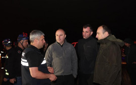 Gürcü nazir hadisə yerindədir 