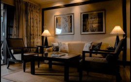 Oteldəki gizli kameraları bu c&uuml;r tapın  Detektiv hiylələri