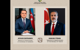 Ceyhun Bayramov Hakan Fidanla Yaxın Şərqdəki vəziyyəti müzakirə edib