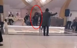 Müğənni toyda səhnədə ÖLDÜ 
