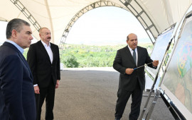 İlham Əliyev və Qurbanqulu Berdiməhəmmədov Füzuli şəhərinin dağıdılmış yerlərinə baxıblar  FOTO
