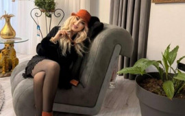 Xalq artisti dəbdəbəli evindən FOTOlarını yaydı