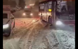 Bakının bu ərazisinə g&uuml;cl&uuml; qar yağır  VİDEO