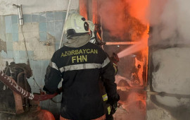 Tovuzda ruhiəsəb xəstəsi anasını öldürdü, bacısını yaraladı  Daha sonra evlərini yandırdı