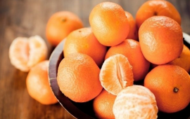 Sağlamlıq üçün “qızıl meyvə”: üç naringi günün vitamin normasını tamamlayır