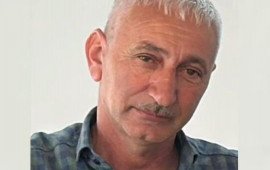 Sexdə bədbəxt hadisə  Maşın hərəkətə gəldi, ustanı öldürdü
