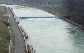 40 yaşlı kişi su arxında &ouml;l&uuml; tapıldı