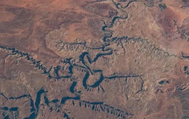 İnanılmaz &ccedil;ay dağ yamacına "dırmaşır": bu necə m&uuml;mk&uuml;n ola bilər?