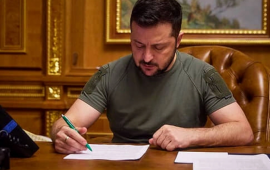 Zelenski Ukraynada hərbi vəziyyət m&uuml;ddətini uzatdı