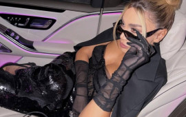 Xalq artisti dekolteli geyimi və rəqsi ilə M&Uuml;ZAKİRƏ YARATDI 