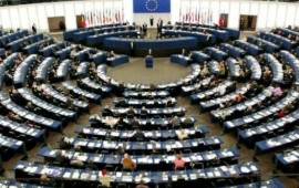 Avropa Parlamentində korrupsiya qalmaqalı  2 deputatın mandatı