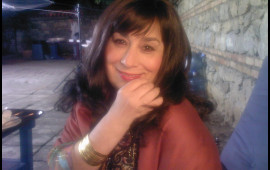 Bir zamanların tanınmış aktrisası idi, indi borc i&ccedil;ində "&uuml;z&uuml;r" 