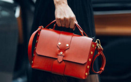 &Ccedil;antasını dayanacaqda unutdu, qızılları oğurlandı