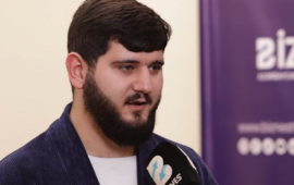 Alim Qasımovla yeni qohum olan k&uuml;rəkən iş axtarır 