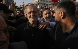 İranda etirazçılar "Amerikaya ölüm" şüarları ilə küçələrə çıxdı  prezident də onlara qoşuldu 
