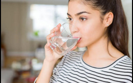 Yemək yeyərkən su içməyin