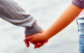 Azərbaycanda 15 yaşlı qız gecə anası yatandan sonra qoşulub QA&Ccedil;DI