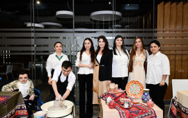 Leyla Əliyeva və Arzu Əliyeva həssas qruplara aid şəxslərin yaradıcılıq prosesi ilə tanış olublar 