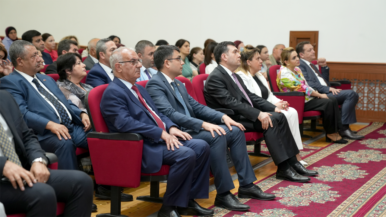 ATİAHİ Respublika Komitəsi Qurban bayramı münasibətilə 1000 nəfər təhsil işçisini sevindirdi  FOTO