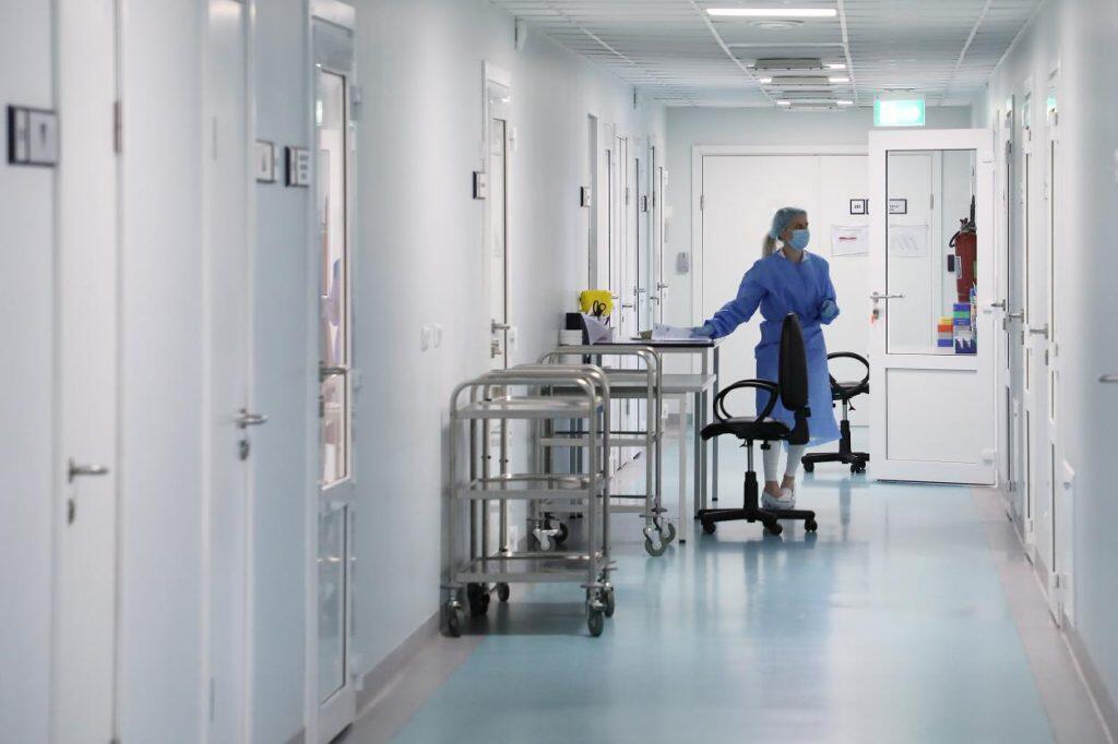 19 bı&ccedil;aq zərbəsi alan 7 yaşlı uşağın vəziyyəti necədir?