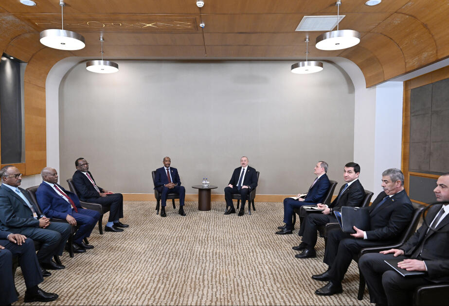 İlham Əliyev Antalyada Sudanın Suveren Keçid Şurasının Sədri ilə görüşüb  FOTO