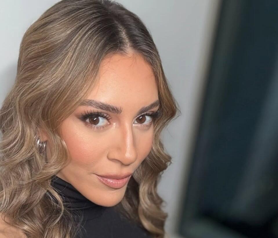 Sinem Kobalın Bakıda Azərbaycan mahnısına rəqsi GÜNDƏM OLDU 