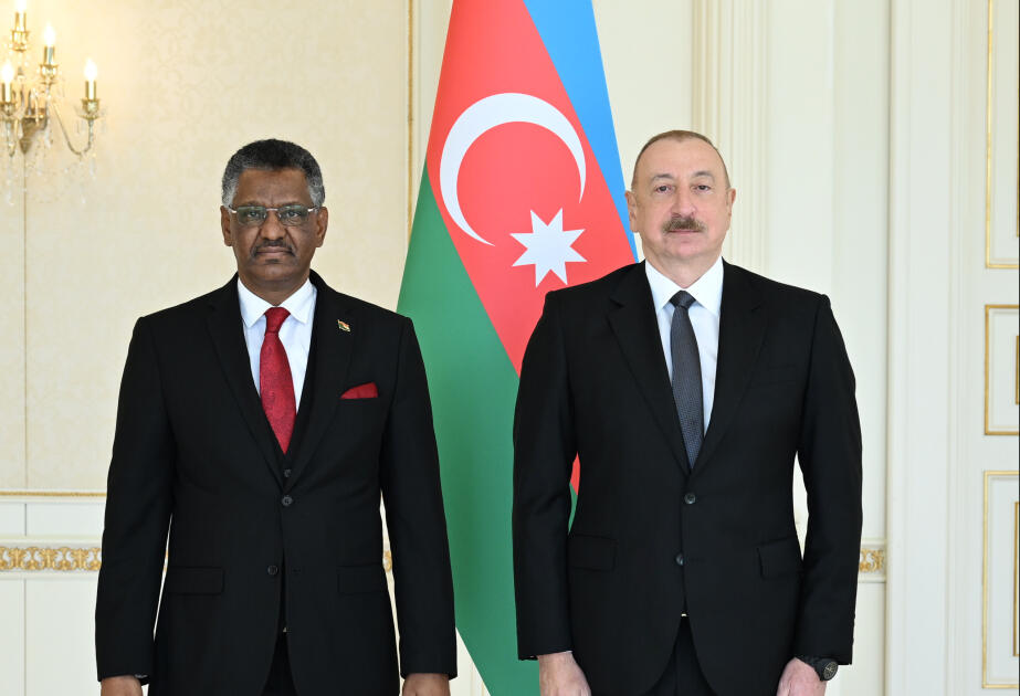 İlham Əliyev Sudanın yeni təyin olunmuş səfirinin etimadnaməsini qəbul edib  FOTO