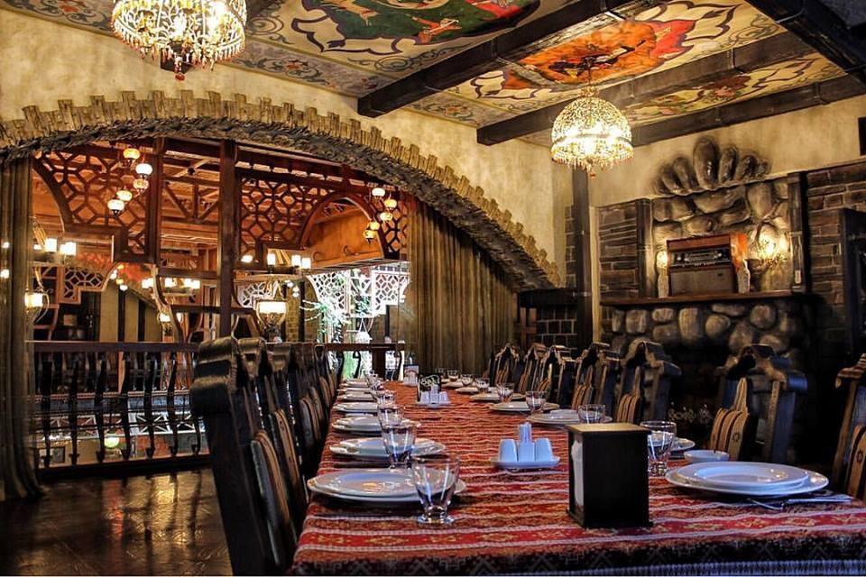 Bakıda məşhur restoran sökülür 