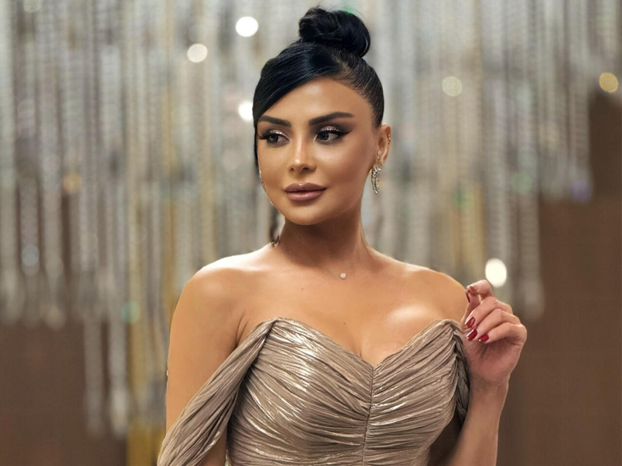 Vüsalə 30 min manatlıq saatı ilə DİQQƏT ÇƏKDİ 