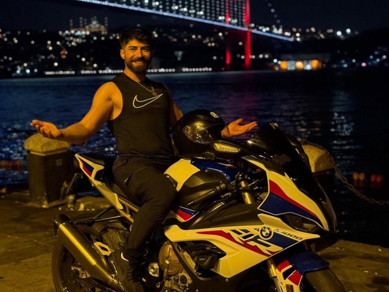 Türkiyəli fenomen qəzada öldü  FOTO