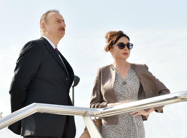 Prezident İlham Əliyev və Birinci xanım Mehriban Əliyeva Ağdərədə Vəngli və Kolatağ kəndlərinin sakinləri ilə görüşüblər