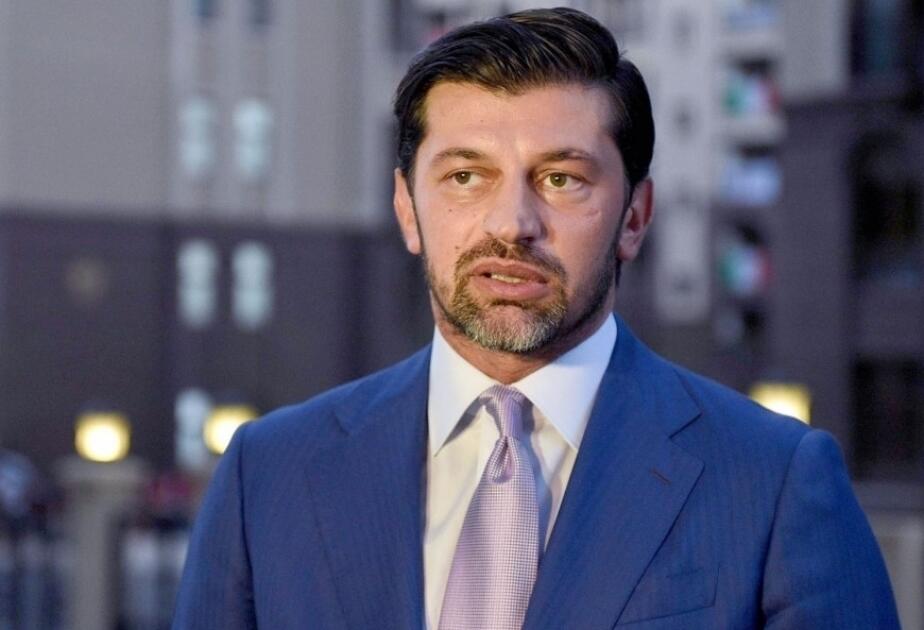 Ad g&uuml;n&uuml;nə g&ouml;rə Dubaya getmişdi, qayıda bilmir