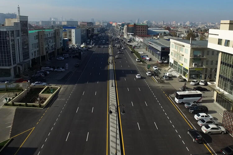 Babək prospektində bu yol hər an çökə bilər 