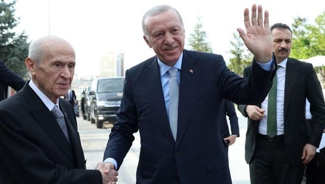 Ərdoğan Bahçelini evində ziyarət etdi 