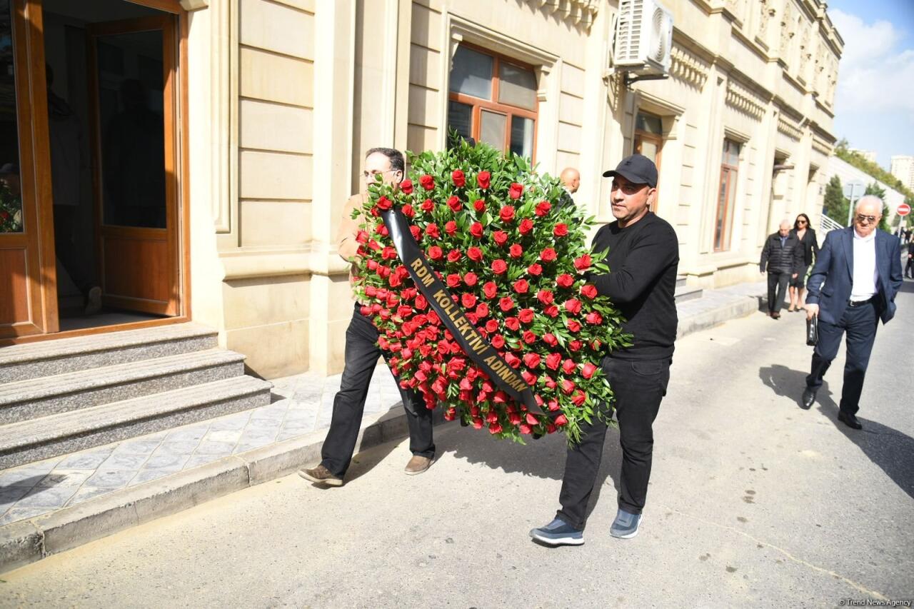 Oqtay Şirəliyevlə vida mərasimi keçirilir  FOTO