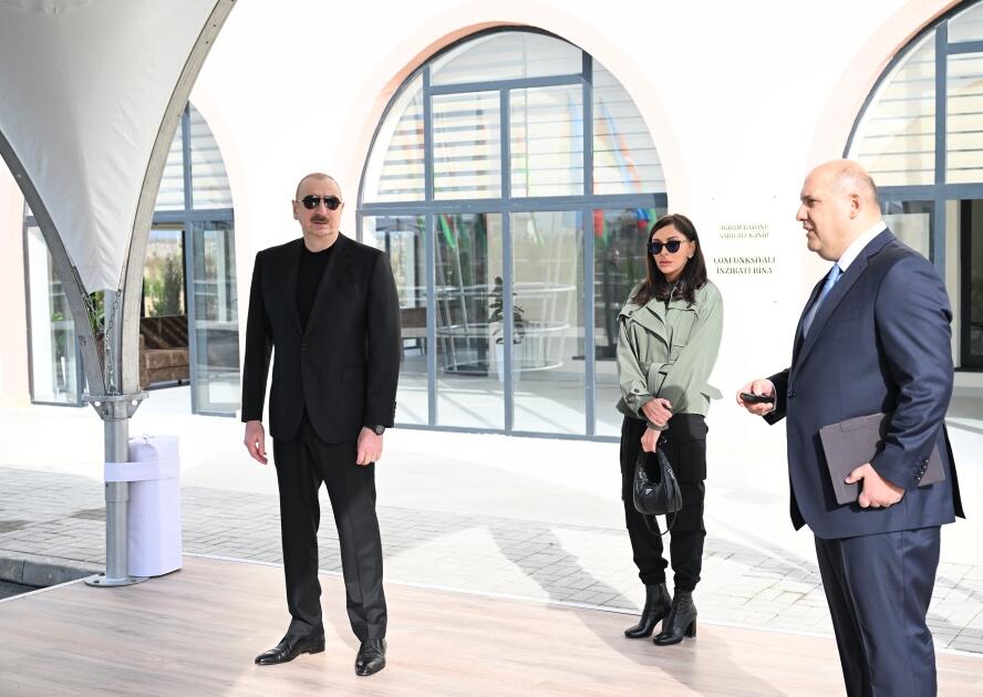 lham Əliyevin sosial şəbəkə hesablarında dövlət başçısının Mehriban Əliyeva ilə Sarıcalı kəndinə səfərindən görüntülər paylaşılıb 