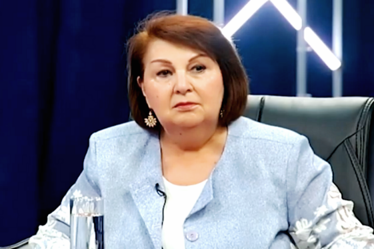 Xalq artisti: "Çölə çıxmıram, evdə tutatuta gəzirəm"