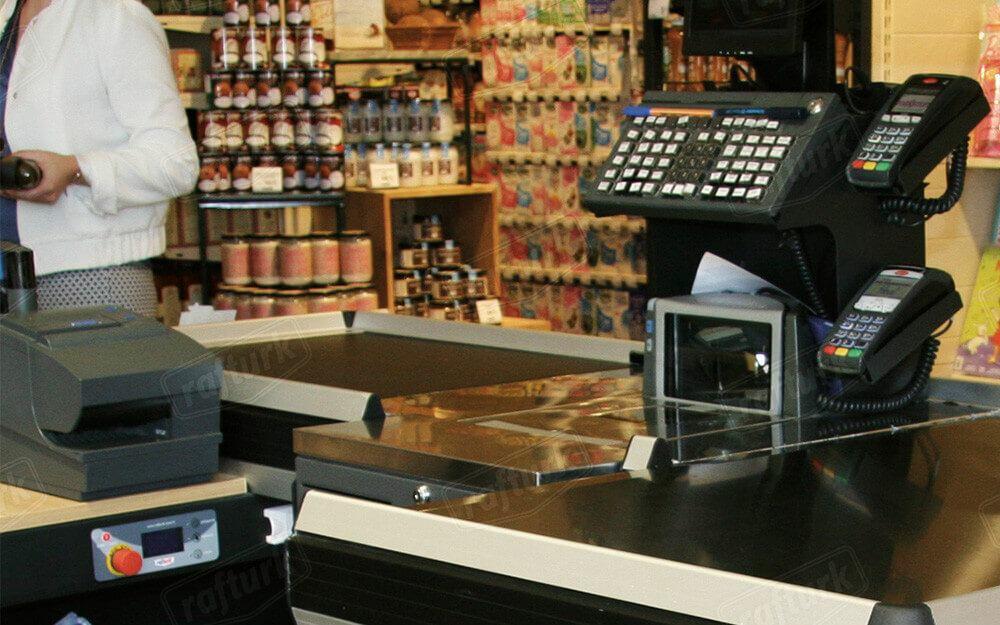 Marketdə "qorxu dolu" anlar  Qutunun hərəkət etdiyini görən kişi "dəli oldu" 