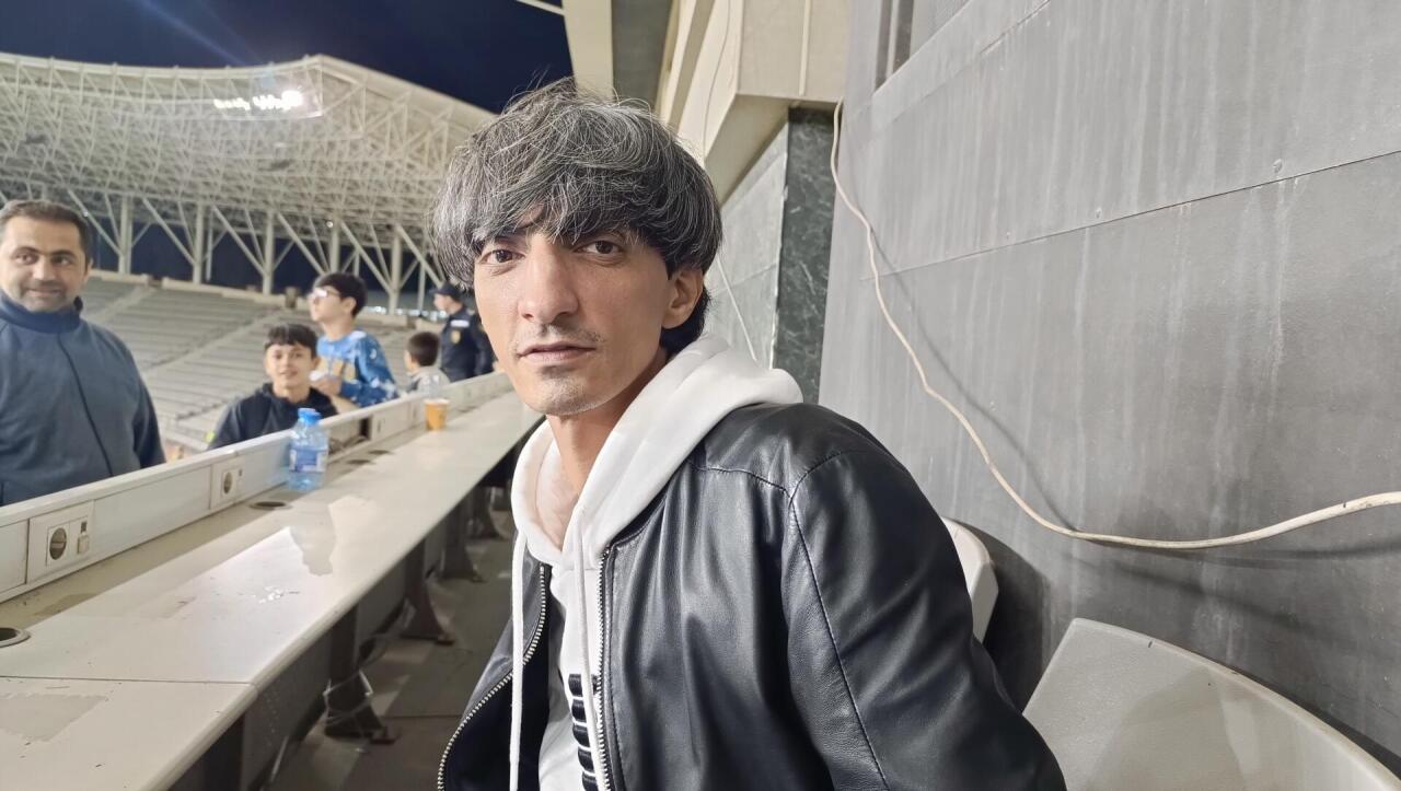 "2 minə kafedə oxumaq şoubiznes deyil"