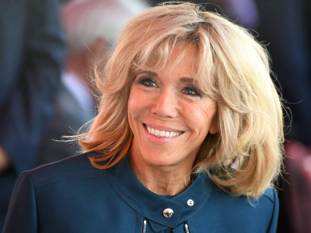 Makronun arvadı feministləri "murdar sinəlilər" adlandırdı  FOTO